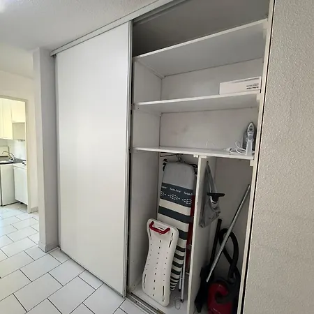 Proche Avec Parking Prive Apartman