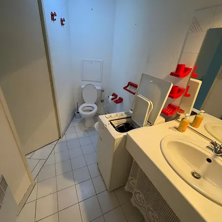 Proche Avec Parking Prive Apartman